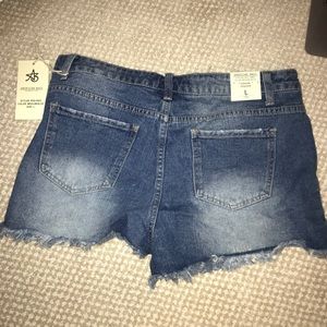 American Bazi Shorts - New ripped denim shorts American Bazi Shorts - New ripped denim shorts